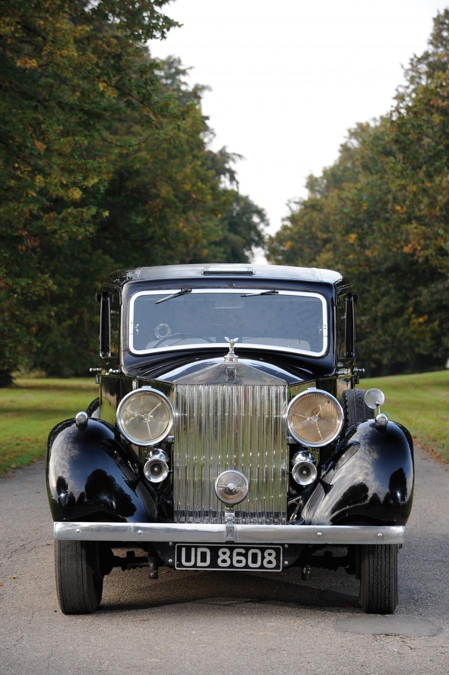  Rolls-Royce Phantom III Limousine by Barker 1937 года  (фото 2 из 18)